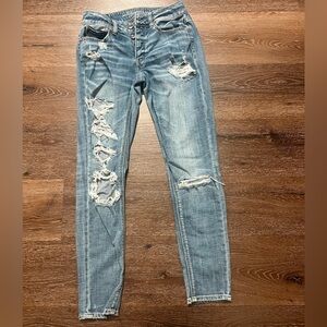 American Eagle Tomgirl Distressed Light Blue Women’s Skinny Jeans. Size 00.